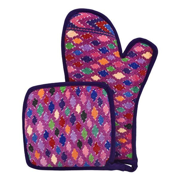 Picture of huipil oven mitt and potholder