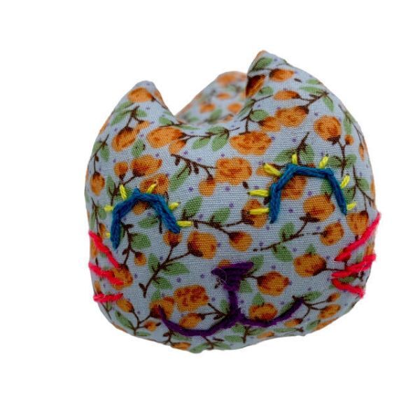 Picture of kitty cat pin cushion