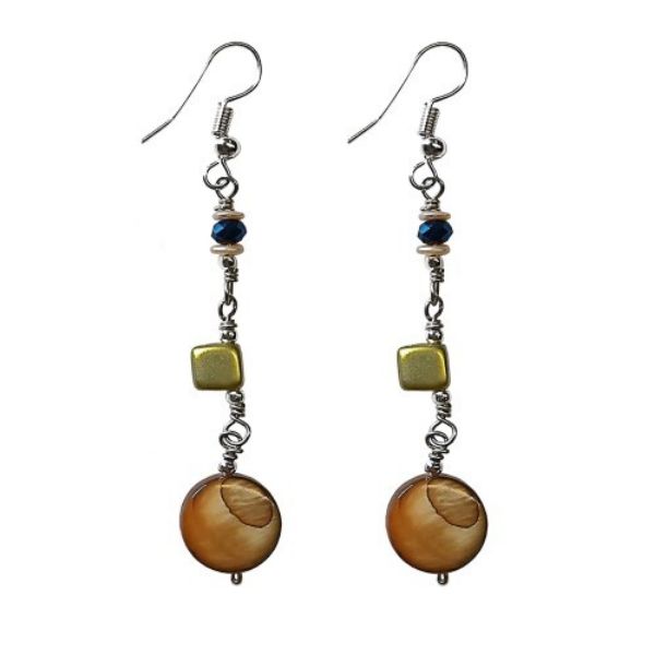 Picture of concha pearl earrings