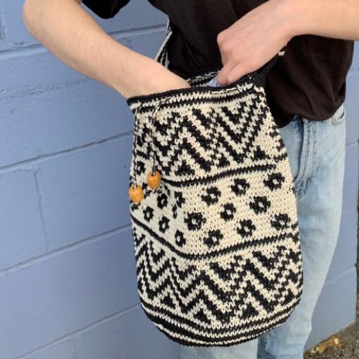 Picture of crocheted carryall bag