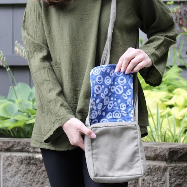 Picture of batik surprise crossbody bag