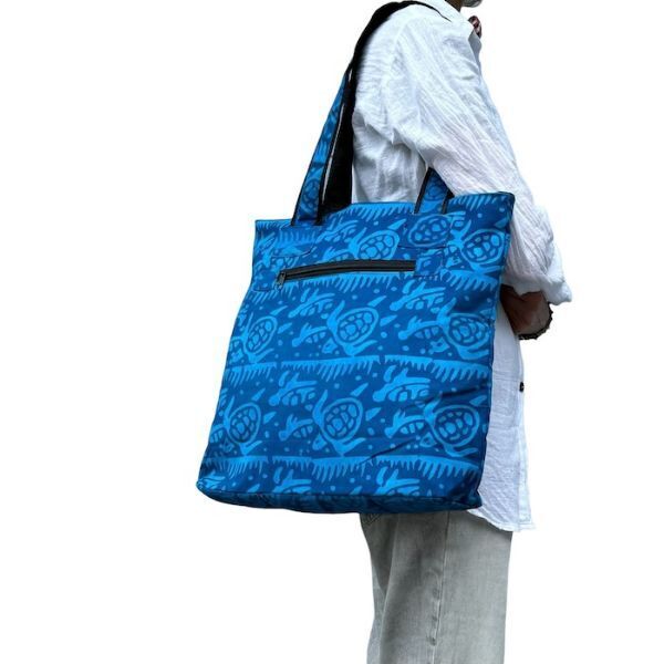 Picture of batik turtle tote