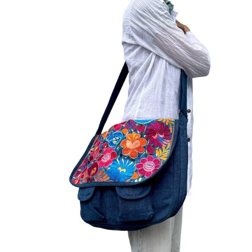 Picture of wild blossom embroidered traveler