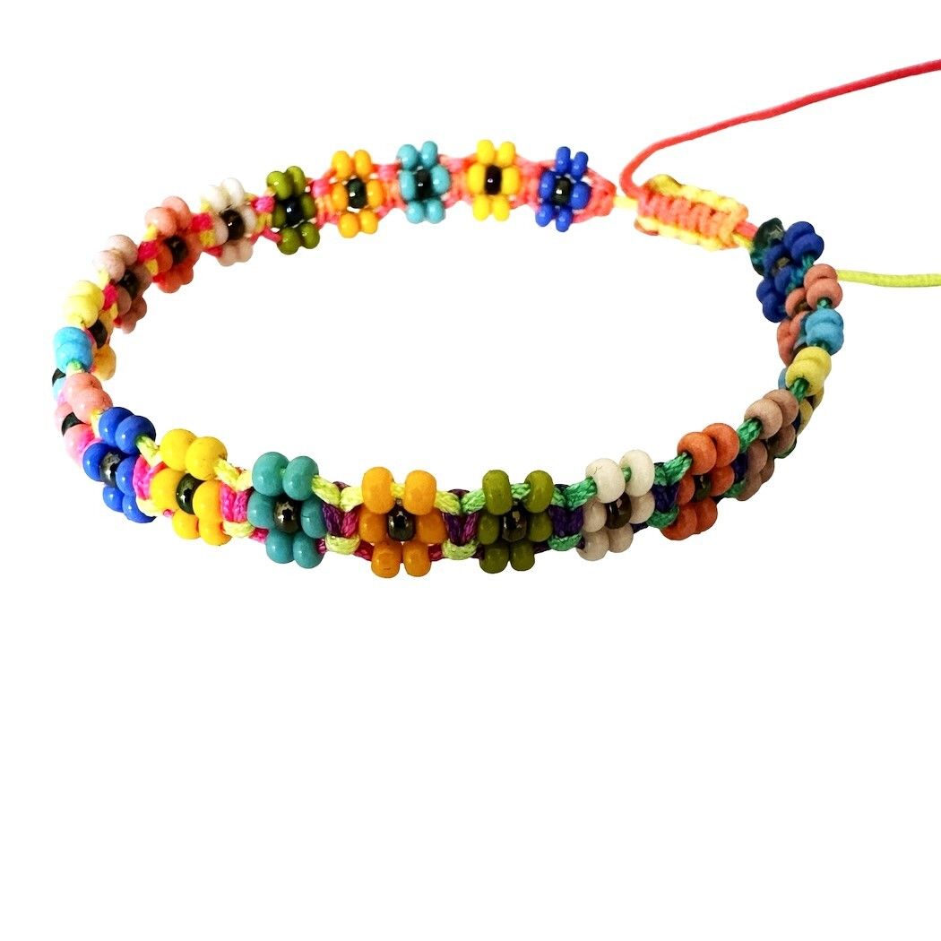 Picture of daisy chain beaded bracelet