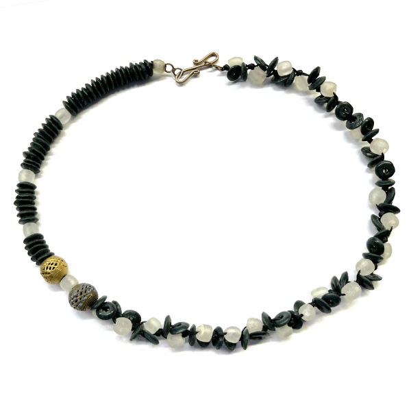 Picture of half-half glass bead necklace