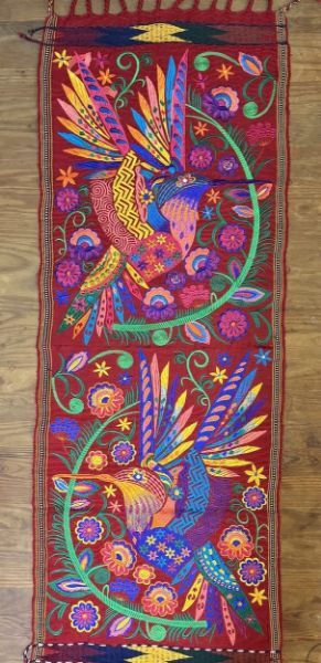 Picture of hummingbird table runner